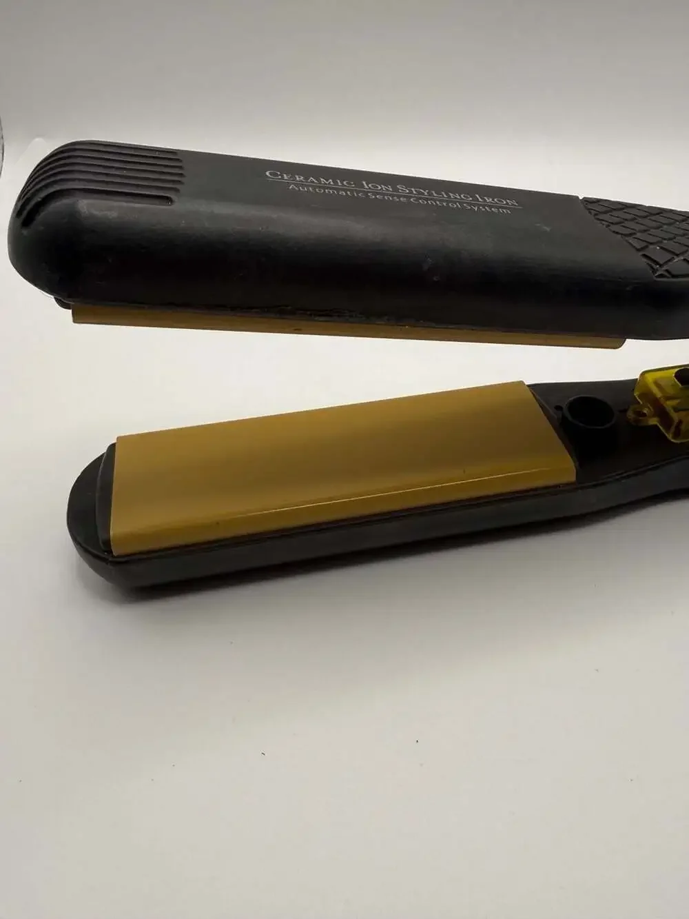 H2PRO Ceramic Ion Styling Iron with Automatic Sense Control System